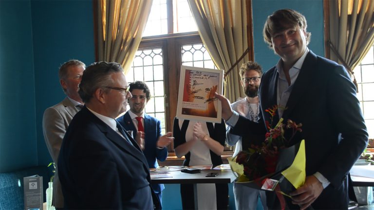 Nieuw Alkmaars college steekt hand uit naar regio