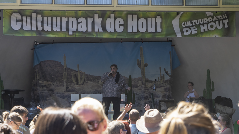 Wereldmuziekfestival in Cultuurpark De Hout ?
