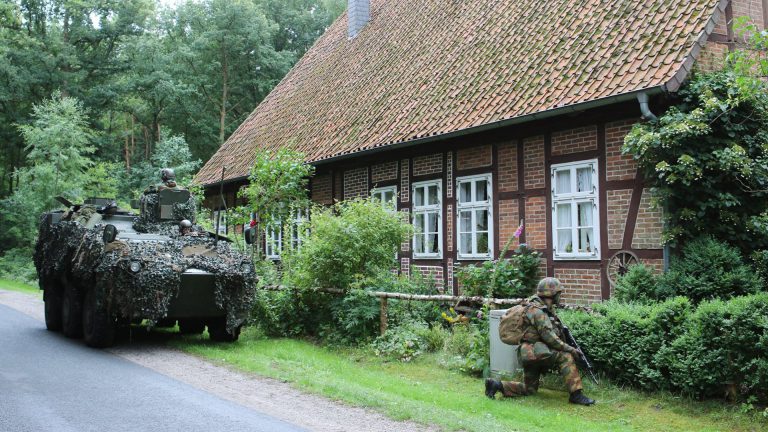 Grote oefening militairen in Noord-Holland Noord