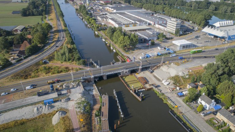 Leeghwaterbrug in N242 half jaar later opgeleverd