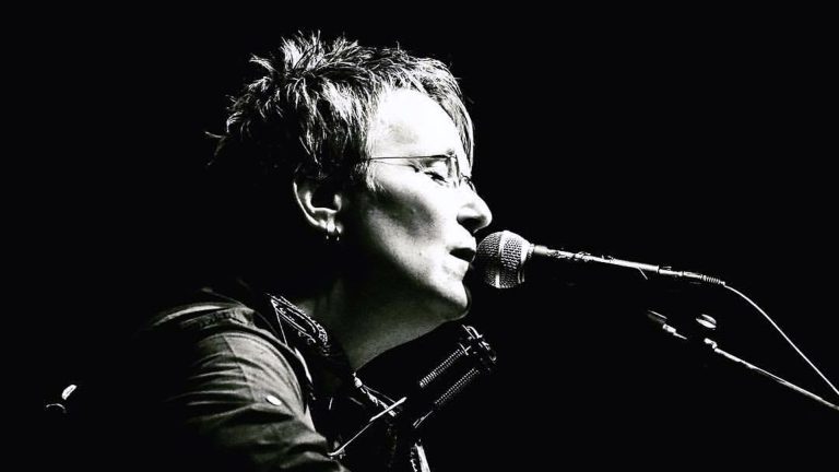 ‘Podium onder de Toren’ in Grootschermer presenteert Mary Gauthier ?