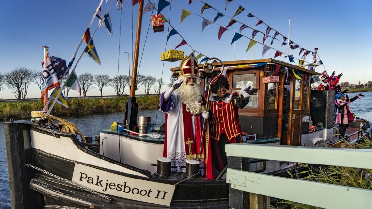 Sinterklaas ook feestelijk onthaald in Koedijk