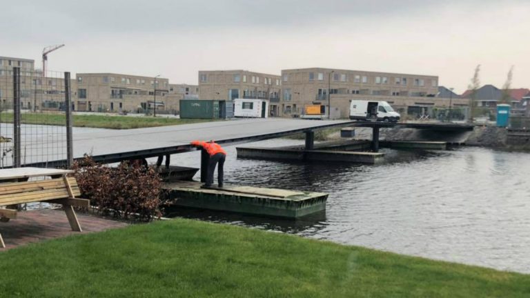 Nieuwe fietsbrug in Waardse wijk de Draai krijgt vorm