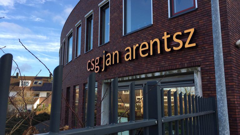 Aanhouding na dreigmails aan schoolleiding Jan Arentsz Alkmaar