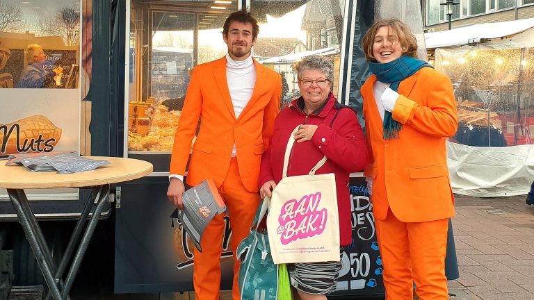 Voorlichters ‘Aan de bak’ op de markt en rond Middenwaard
