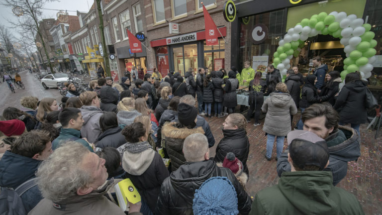 In de rij voor een gratis gezonde maaltijd