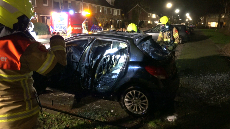 Politie zoekt getuigen autobrand Junolaan in Heerhugowaard