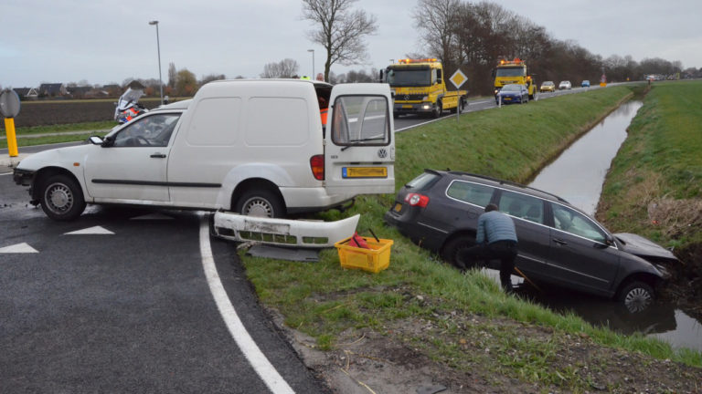 Twee gewonden bij frontale botsing op Westelijke Randweg