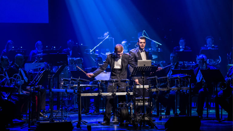 Fanfare Korps Nationale Reserve speelt voor veteranen HAL-gebied