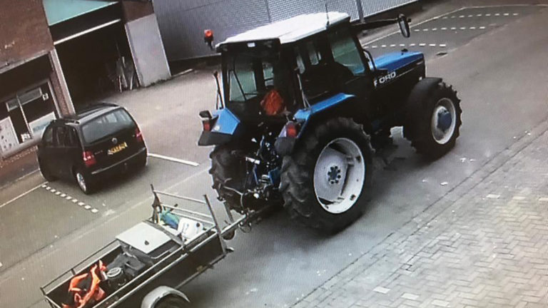 Blauwe tractor verraadt ‘Tractor-dief’