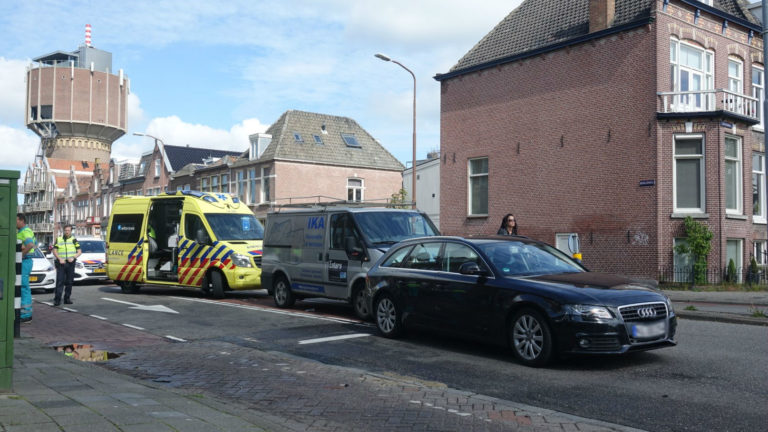 Auto’s afgesleept na kop-staartbotsing op Bergerweg