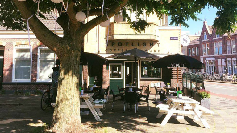 Café Spotlight haalt Comedy & Magic-show naar Alkmaar ?