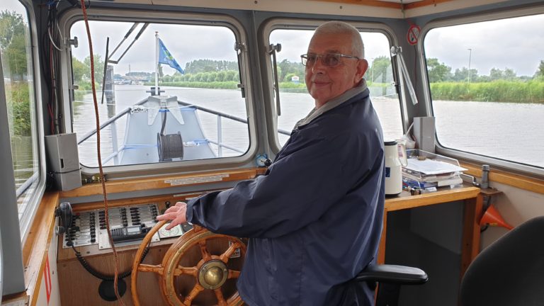 Pontje bij Leeghwaterbrug vaart weer; nieuwe schroef, schroefas en kogellagers
