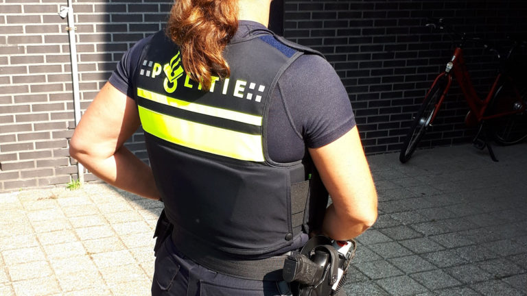 Alkmaarse politieagenten ‘in hun hemd gezet’