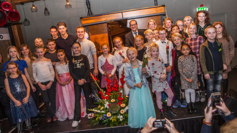 Leerlingen zamelen bij Cultureel Pianofestijn 850 euro in voor KanjerKetting