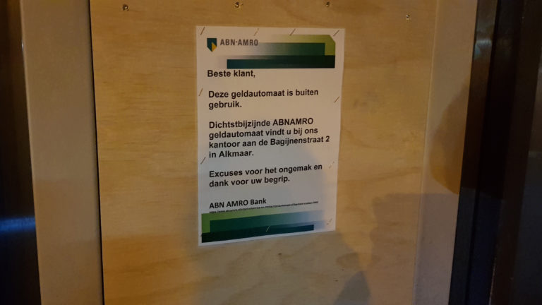 Pinautomaat Vondelstraat na verijdelde plofkraak buiten gebruik