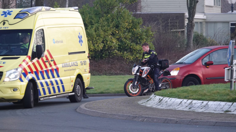 Motorrijder ten val door tikje tegen achterwiel op rotonde Zuidtangent