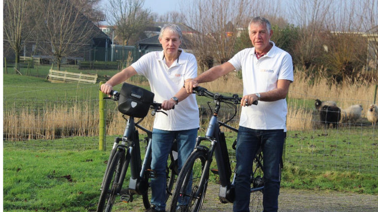 Fietstocht van Alkmaar naar Barcelona om kwetsbare jongeren te laten sporten