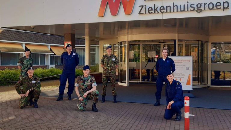 Ziekenhuis Alkmaar verwelkomt twee artsen en vier verpleegkundigen van Defensie