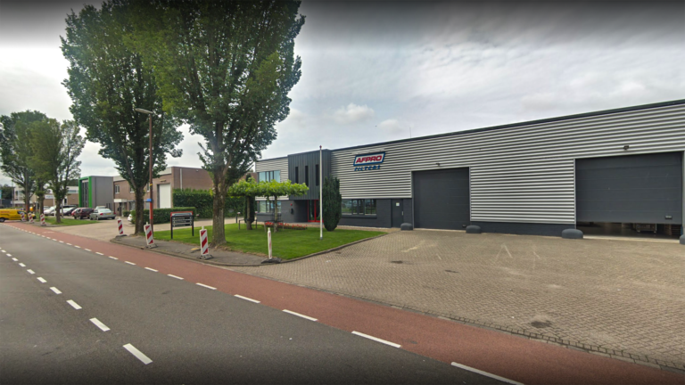 AFPRO heeft eerste mondkapjesmachine binnen en start volgende week met productie