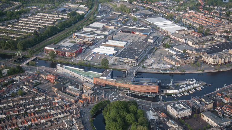 College Alkmaar claimt voorkeursrecht bij particuliere grondverkoop op Overstad