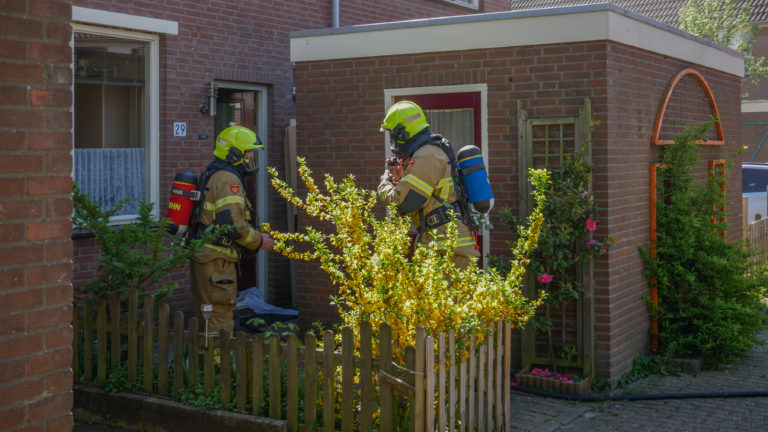Woningbrand aan Veneetse Eiland: “Ik hoorde een knal, maar dacht dat het vuurwerk was”
