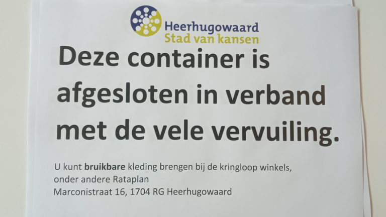 Waardse textielcontainers dicht: “Vervuiling nu zo groot dat kleding onbruikbaar is”