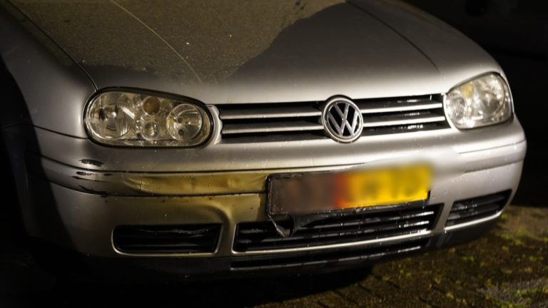 Bewoners redden geparkeerde auto aan Gaffelstraat na mogelijke brandstichting