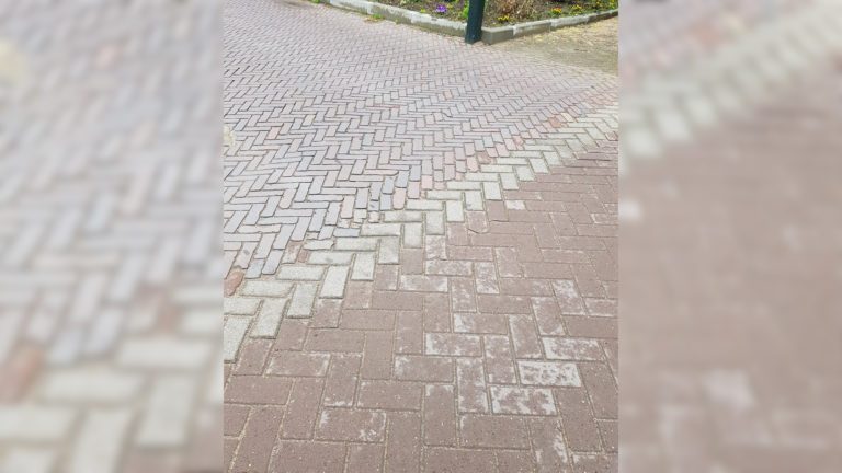 Nieuwe bestrating in dorpskern De Rijp leidt tot boosheid