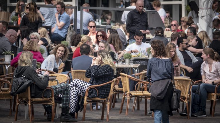 Gemeente Alkmaar draagt steentje bij: groen licht voor tijdelijk grotere terrassen