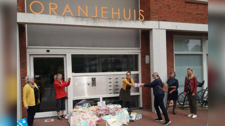 Verwenpakketten voor Oranjehuis: “Persoonlijke aandacht maakt de wereld een beetje mooier”