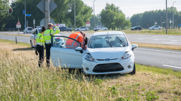 Files door kop-staartbotsing op N9 bij kruising Kogendijk Bergen