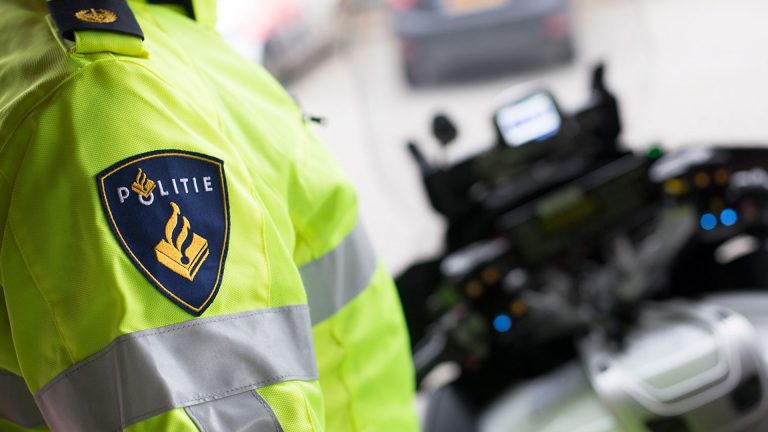 Mogelijk gevaarlijke man op blote voeten opgepakt door politie Alkmaar