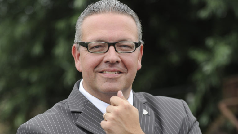 Alkmaarse VVD-fractieleider gaat bij provincie pleiten voor adoptie Koedijk en Sint Pancras