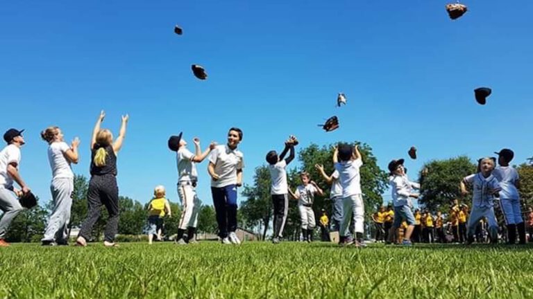 Sport- en beweegakkoord Bergen ondertekend: “We gaan iedereen in beweging krijgen”