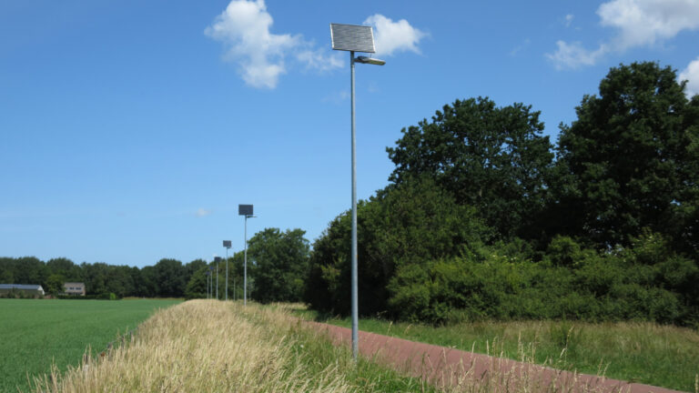 Eindelijk verlichting van fietspad tussen Alkmaar en Geestmerambacht