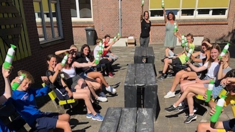 klas 2C van PCC Bergen wint de doppers van GGD-actie ‘30 dagen gezonder’