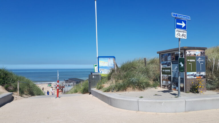 Extra surveillance Bergen aan Zee: geen vechten, wel aanhouding dwarse jongeren