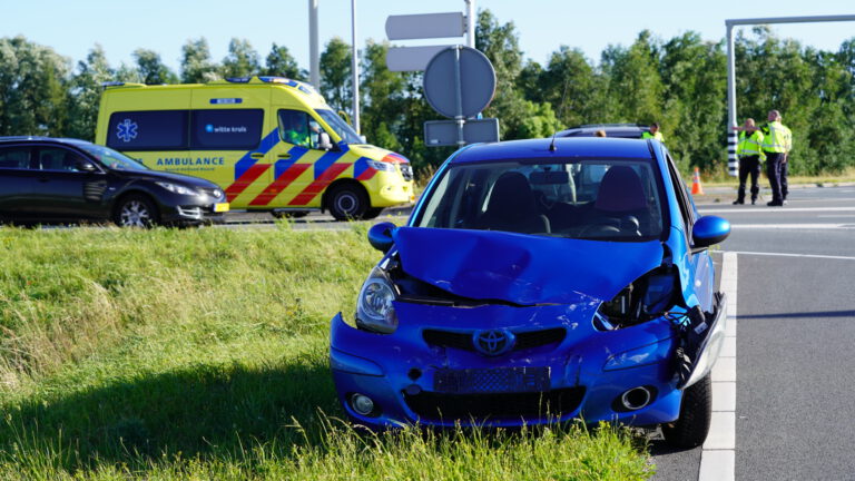 Licht letsel bij frontale aanrijding op kruising Noordervaart – Westdijk