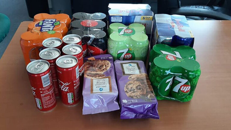 Drinken en lekkers voor Schoorlse lifeguards na vinden van kinderen met opblaaslama