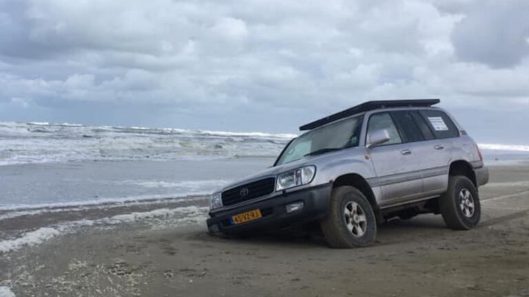 Gemeente Bergen waarschuwt voor drijfzand op strand