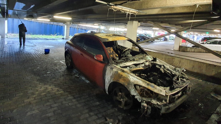 Jaar celstraf en 1.300 euro schadevergoeding vanwege brand in garage Kanaalschiereiland