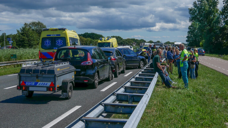 Vijf auto’s betrokken bij kettingbotsing op N9 bij Bergen