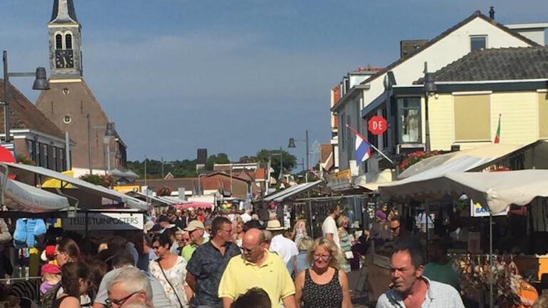 Ondanks groeiend coronarisico zes zomerbraderieën in Egmond aan Zee