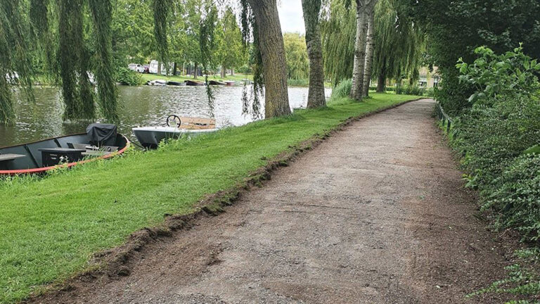 Gehekelde schelpenpaden aan Mayersloot, Goudzeelt en rond Vomar krijgen grove gravellaag