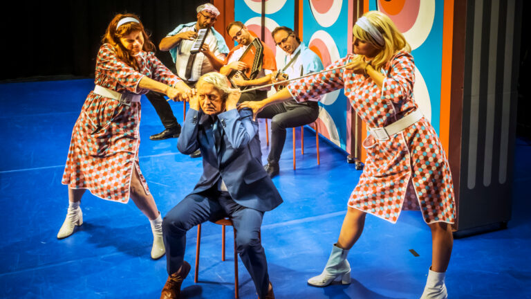 Geen jaarlijkse subsidie van 2,5 ton meer voor Alkmaarse theatergroep Unieke Zaken