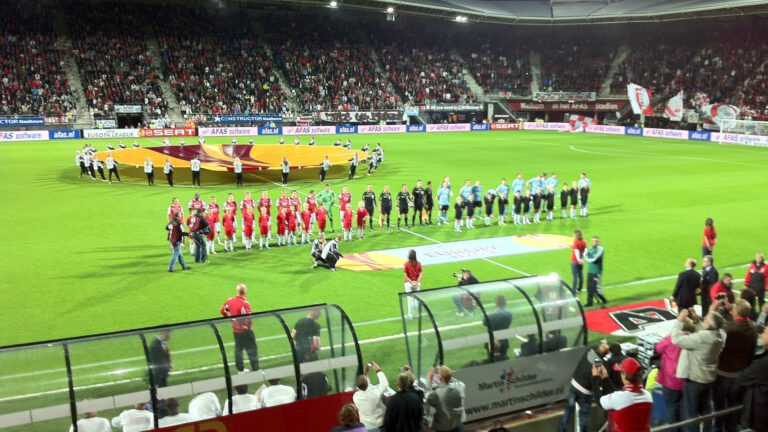 Officieel: AZ moet zich voetballend in de Champions League knokken