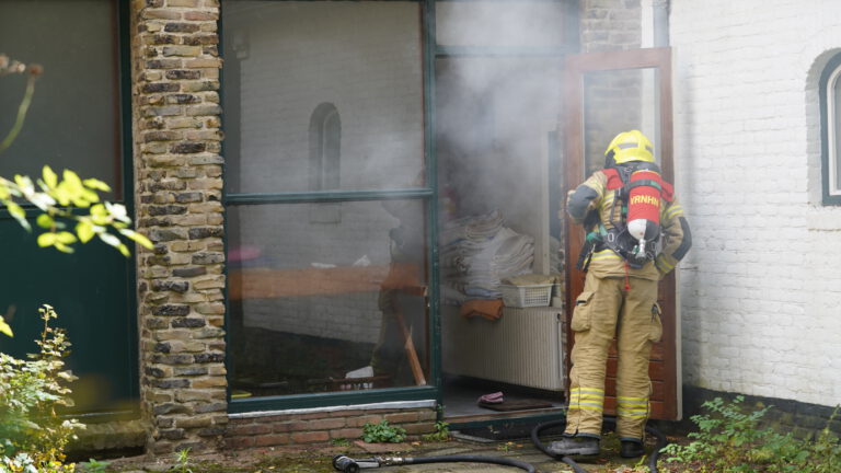 Brand door oververhitte strijkmachine in Lioba Klooster Egmond-Binnen