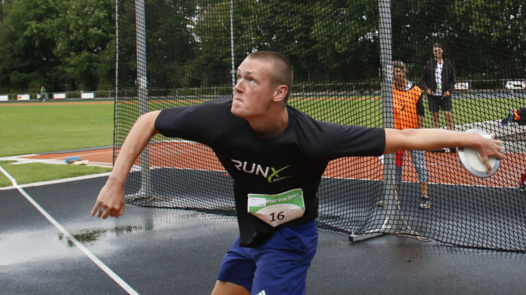 Sebastiaan Bonte met 61,67m dichtbij 40 jaar oude Nederlands record U18