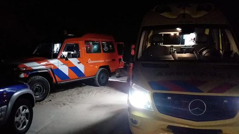 Vrouw valt van paard tijdens nachtelijke strandrit bij Schoorl aan Zee